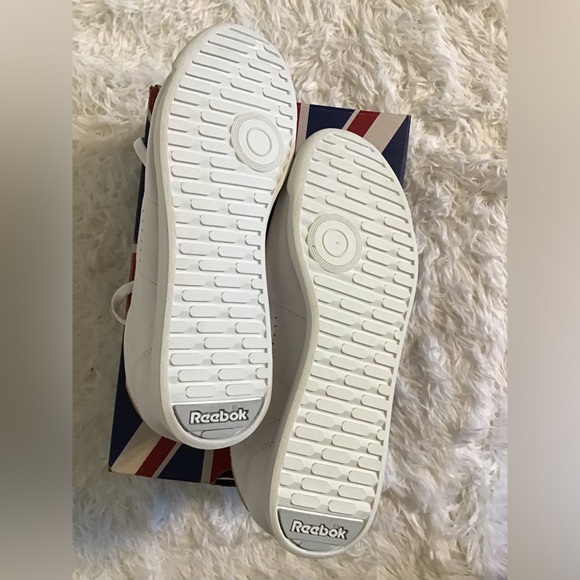 Reebok princess, wide, white women tennis shoe size 8 - Picture 7 of 7